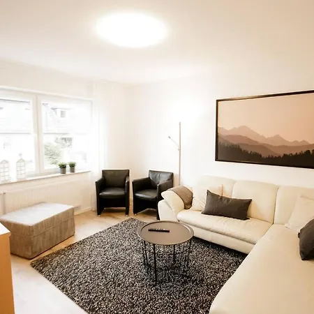 Bonquartier - House - Garden - Forest - Road Connection *