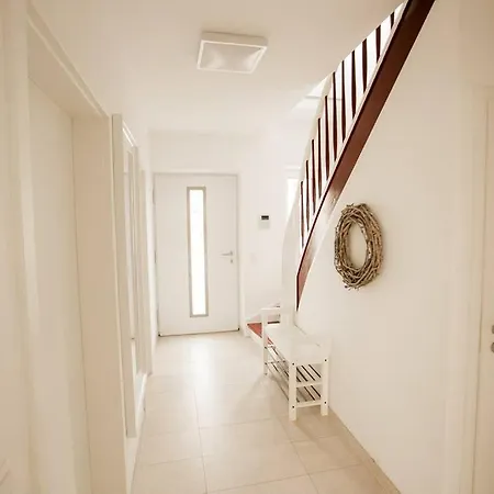 Bonquartier - House 5br - Garden - Forest - Road Connection