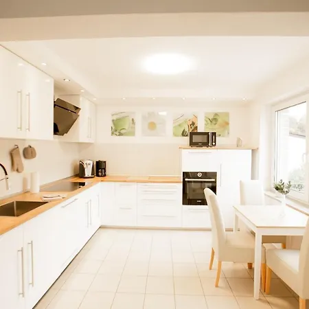 Bonquartier - House - Garden - Forest - Road Connection Holiday home *