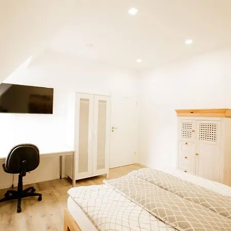 Σπίτι διακοπών Bonquartier - House 5br - Garden - Forest - Road Connection Ζίγκμπουργκ