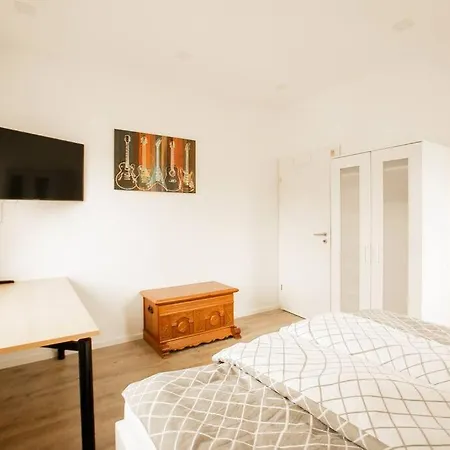 بيت للعطل Bonquartier - House 5br - Garden - Forest - Road Connection سيغبورغ