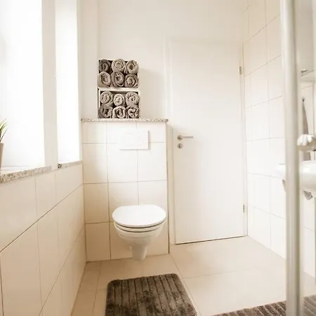 Bonquartier - House 5br - Garden - Forest - Road Connection בית נופש