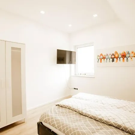 Bonquartier - House 5br - Garden - Forest - Road Connection