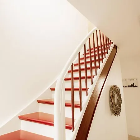 Bonquartier - House 5br - Garden - Forest - Road Connection بيت للعطل سيغبورغ