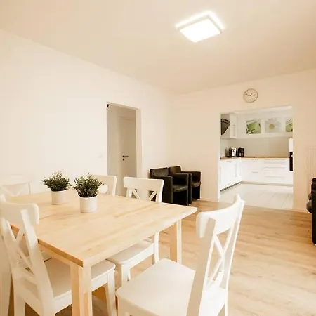 בית נופש Bonquartier - House 5br - Garden - Forest - Road Connection זיגבורג