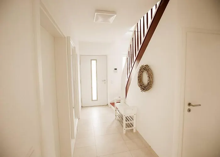 Bonquartier - House 5br - Garden - Forest - Road Connection