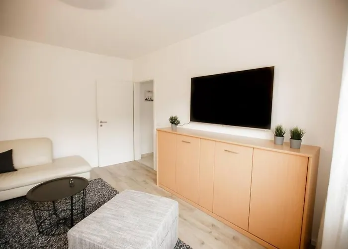 Ferienhaus Bonquartier - House 5br - Garden - Forest - Road Connection