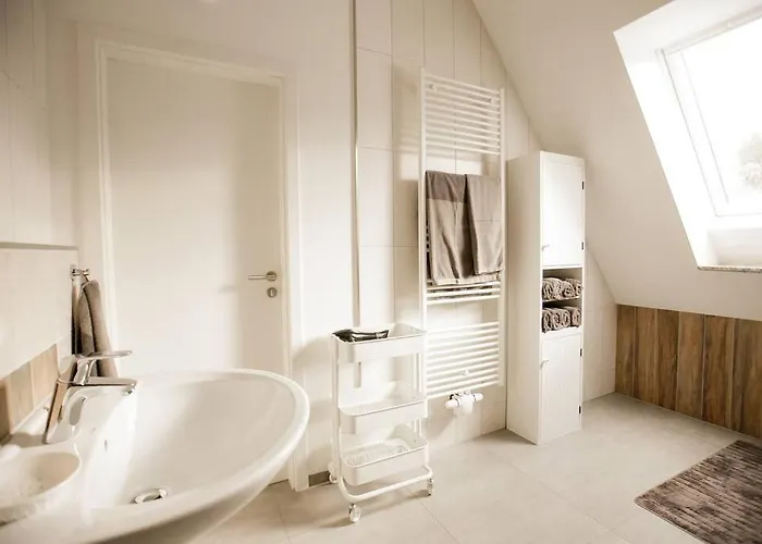 Ferienhaus Bonquartier - House 5br - Garden - Forest - Road Connection